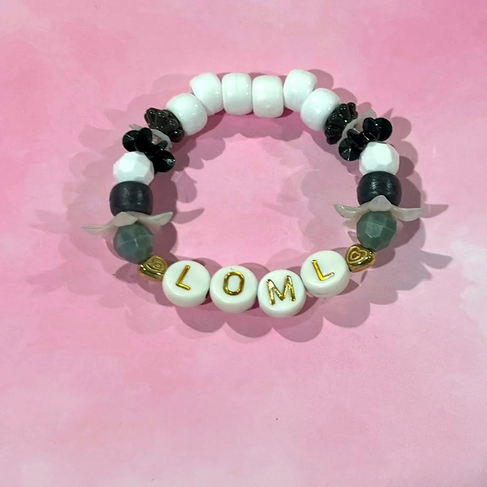 Taylor Swift Friendship Bracelet
